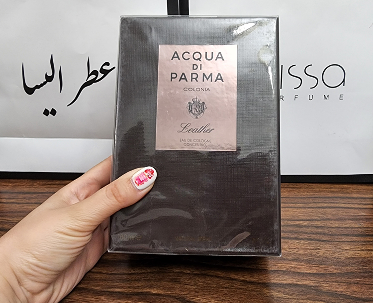 عطر آکوا دی پارما کلونیا لدر مردانهعطر آکوا دی پارما کلونیا لدر مردانه