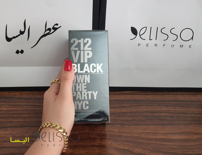 عطر کارولینا هررا 212 وی ای پی بلک