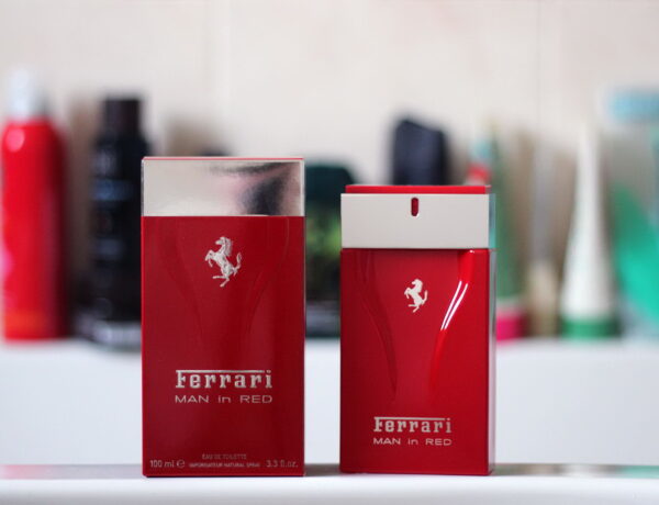 فراری من این رد Ferrari Man in Red