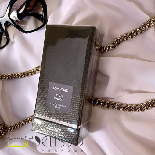 بررسی ماندگاری و پخش بوی عطر تام فورد عود وود